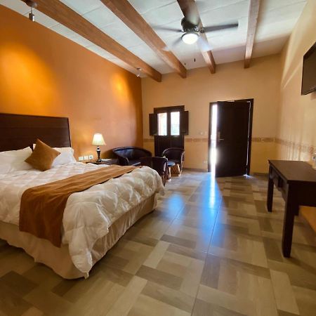 Hotel Real De Los Alamos Bagian luar foto