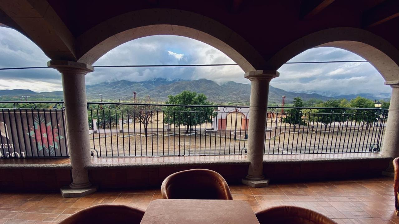 Hotel Real De Los Alamos Bagian luar foto