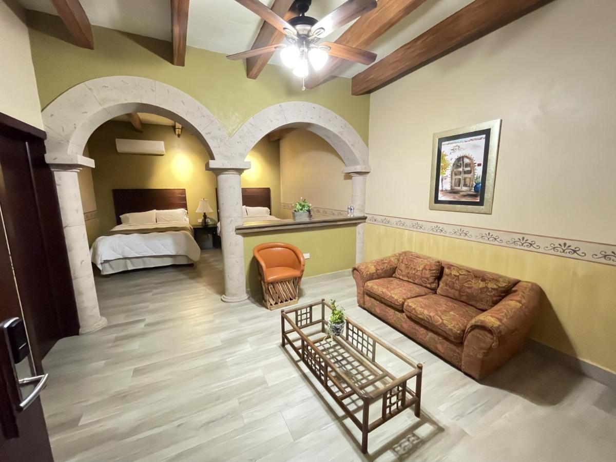 Hotel Real De Los Alamos Bagian luar foto