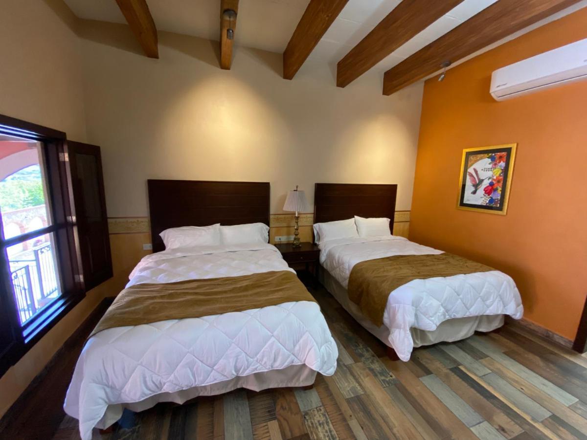 Hotel Real De Los Alamos Bagian luar foto