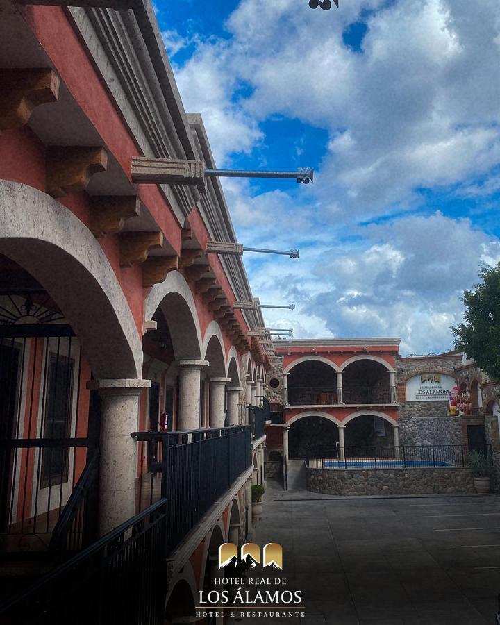 Hotel Real De Los Alamos Bagian luar foto